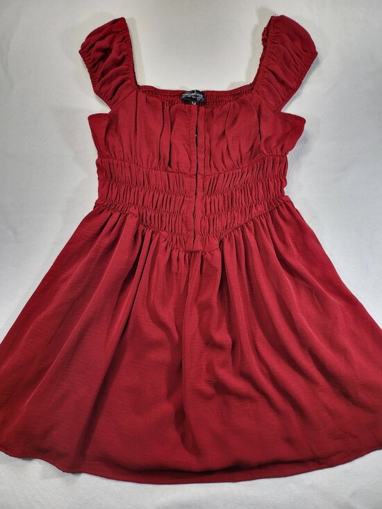 One Clothing Los Angeles Dresses & Skirts - One‎ Clothing Los Angeles Women’s Red Smocked Puff Sleeve Dress Size L